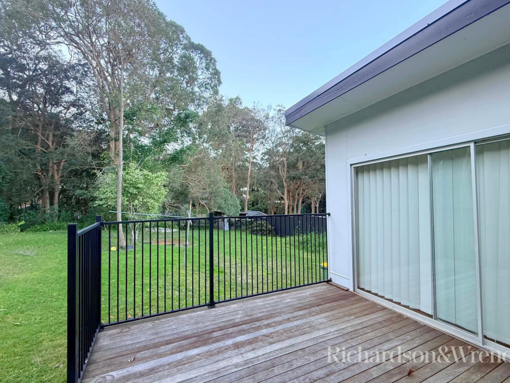 27 Takari Ave, Point Clare, NSW 2250