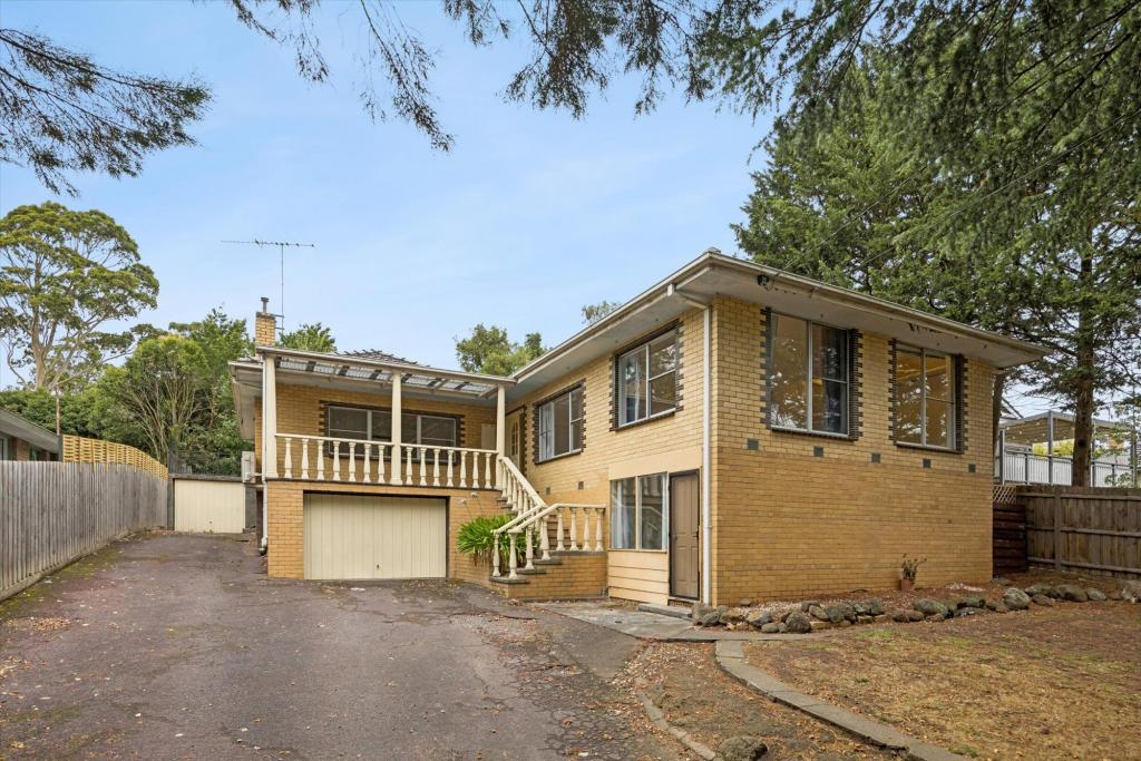 43 Blackwood Park Rd, Ferntree Gully, VIC 3156