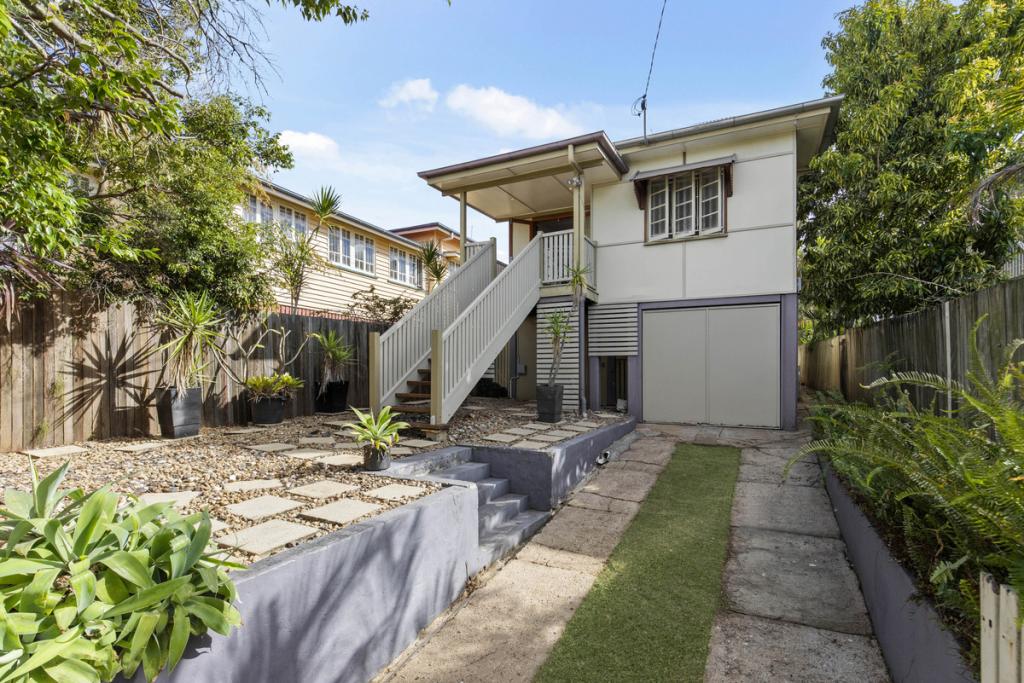 59 HEDLEY AVE, NUNDAH, QLD 4012