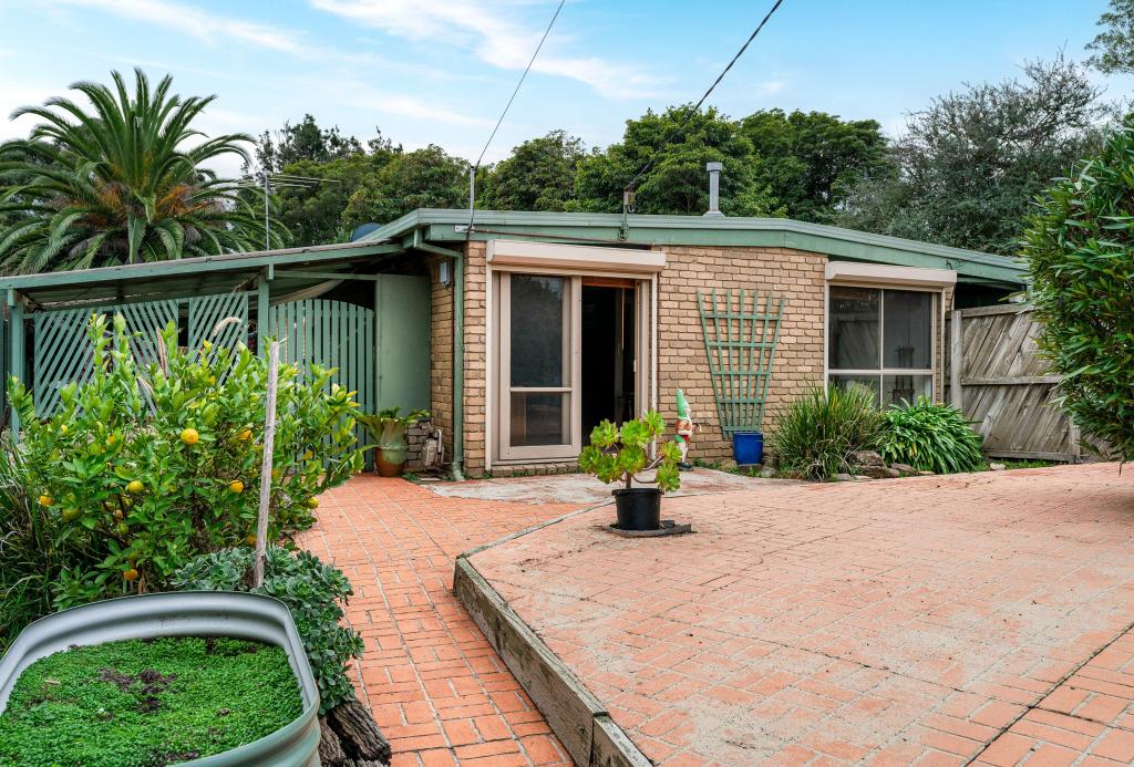 1 BEECH ST, LANGWARRIN, VIC 3910