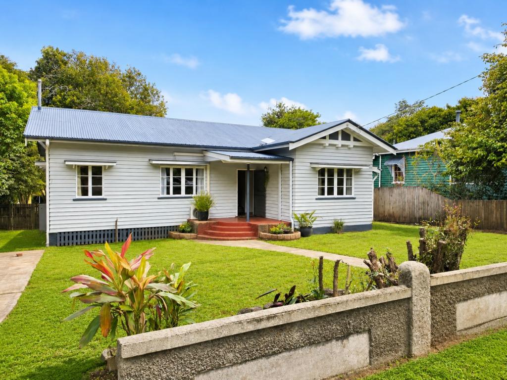 12 EDITH ST, ATHERTON, QLD 4883