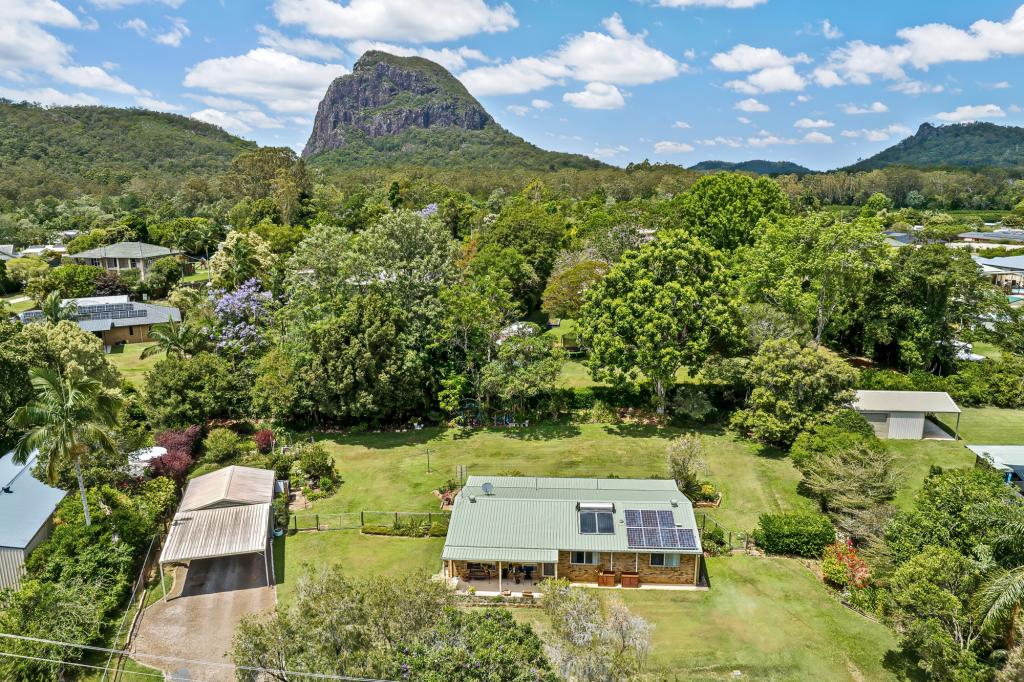 18 Hillside Rd, Glass House Mountains, QLD 4518