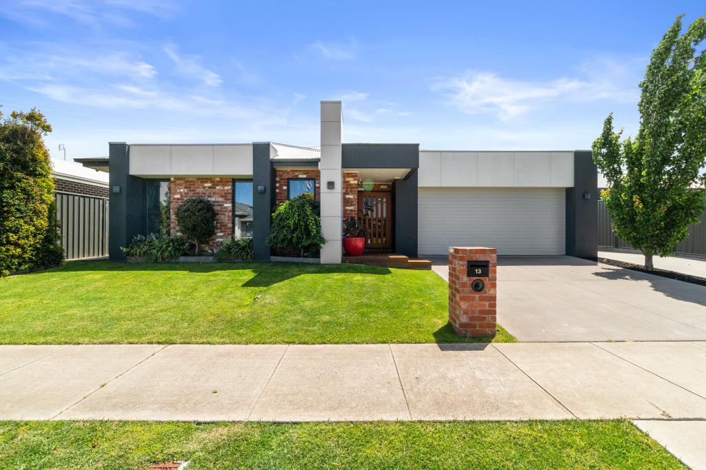 13 Page Ct, Sale, VIC 3850
