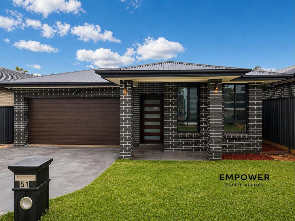 51, Norman St, Claymore, NSW 2559
