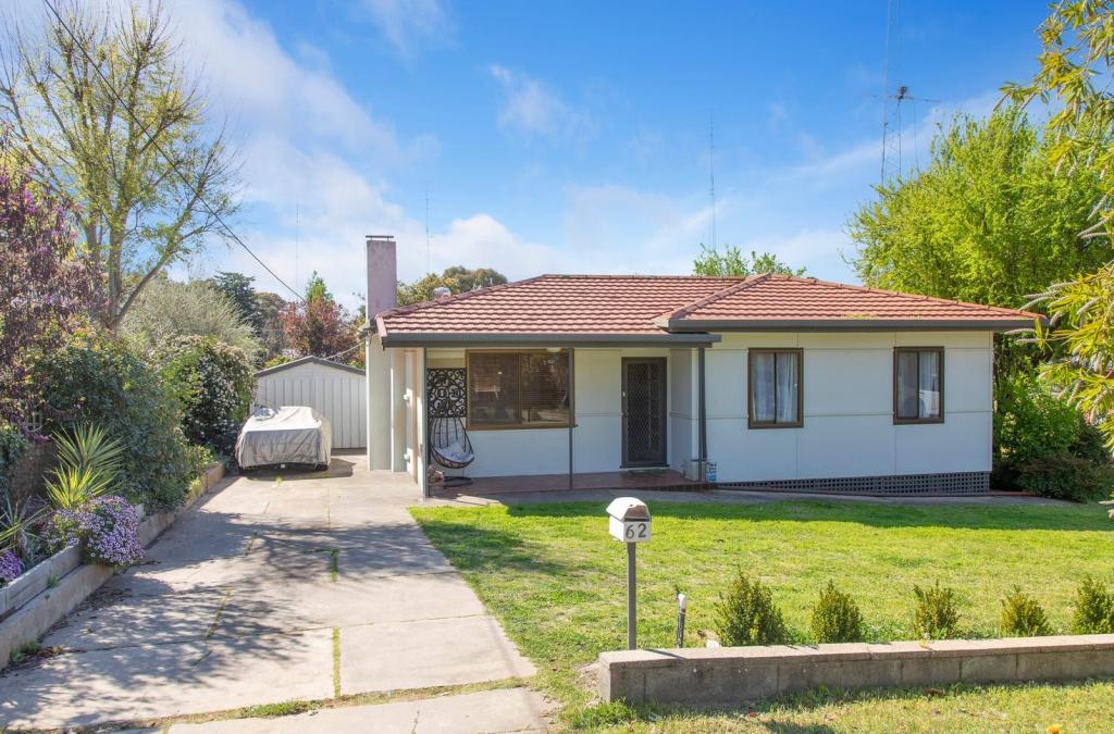 62 FARRELL FLAT RD, CLARE, SA 5453