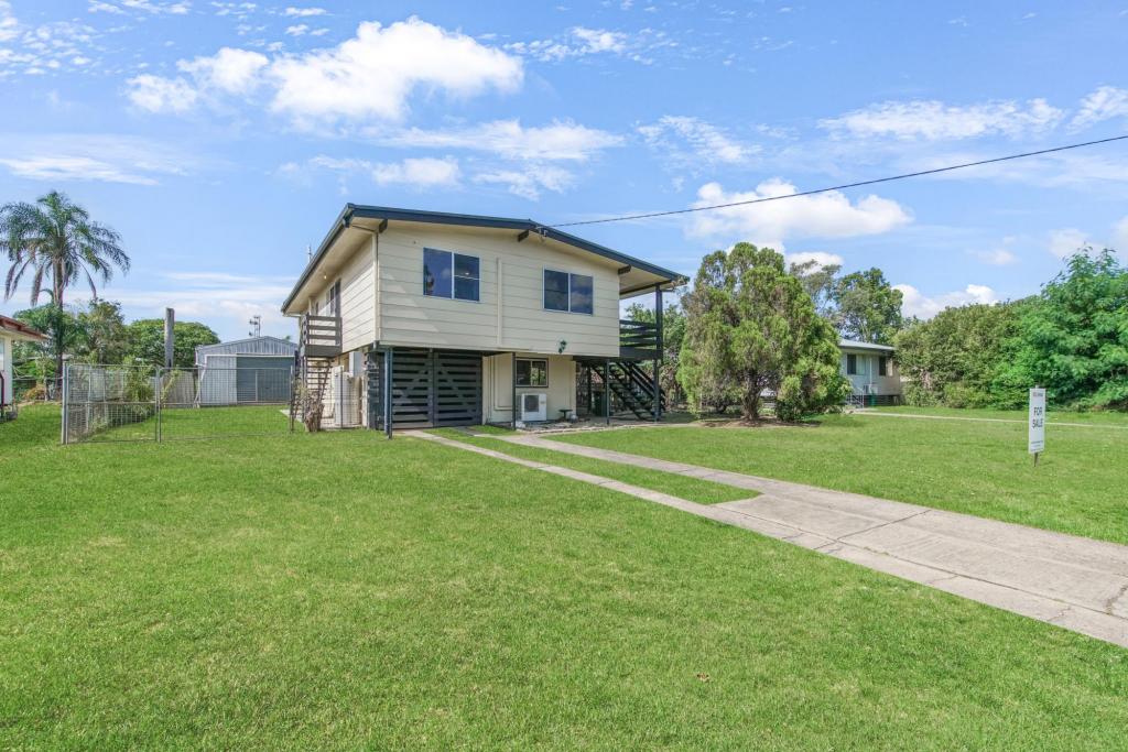 10 Perry St, Dysart, QLD 4745