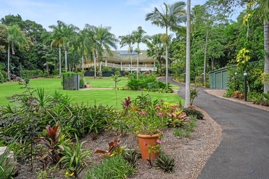 6-8 Pristine Pl, Dundowran Beach, QLD 4655