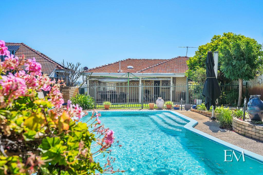 6 Queenscliffe Rd, Doubleview, WA 6018