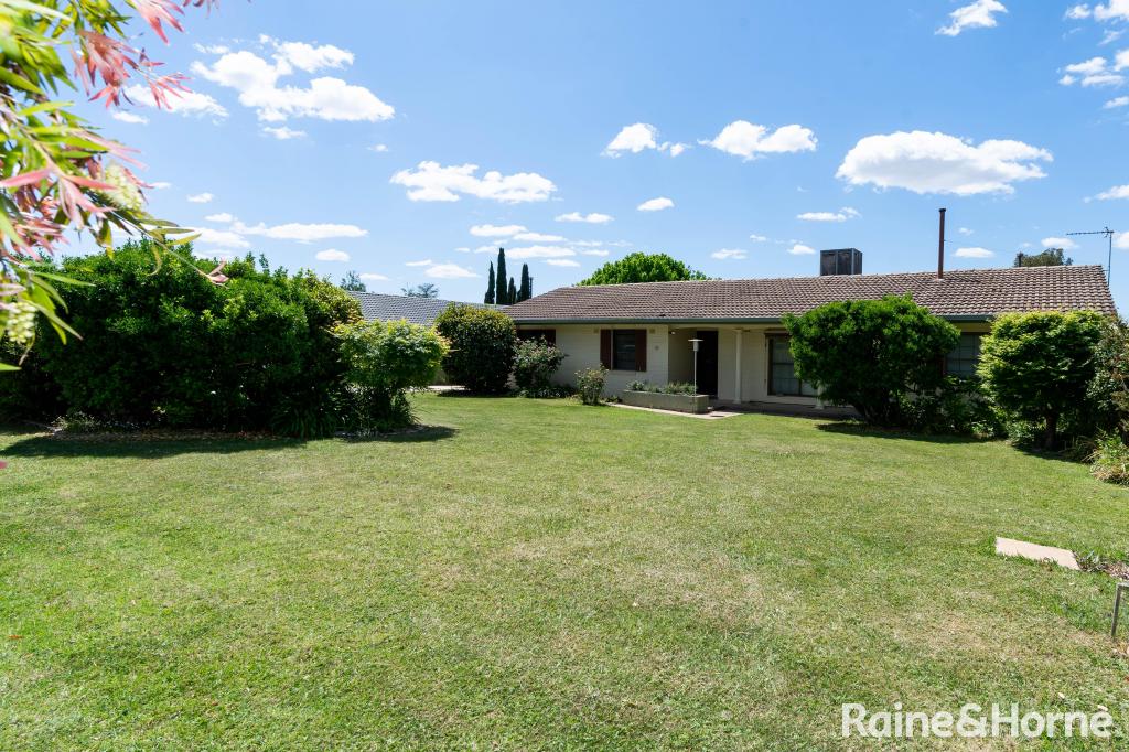 25 Dalkeith Ave, Lake Albert, NSW 2650