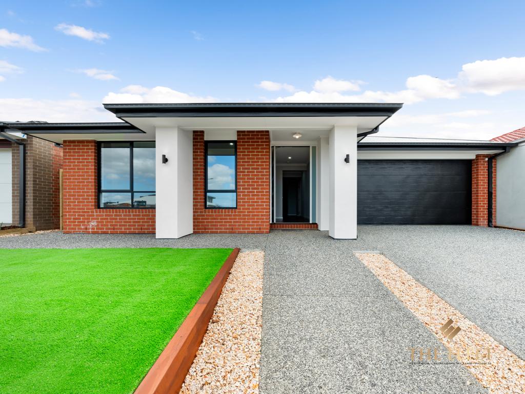 131 CODRINGTON RD, TRUGANINA, VIC 3029