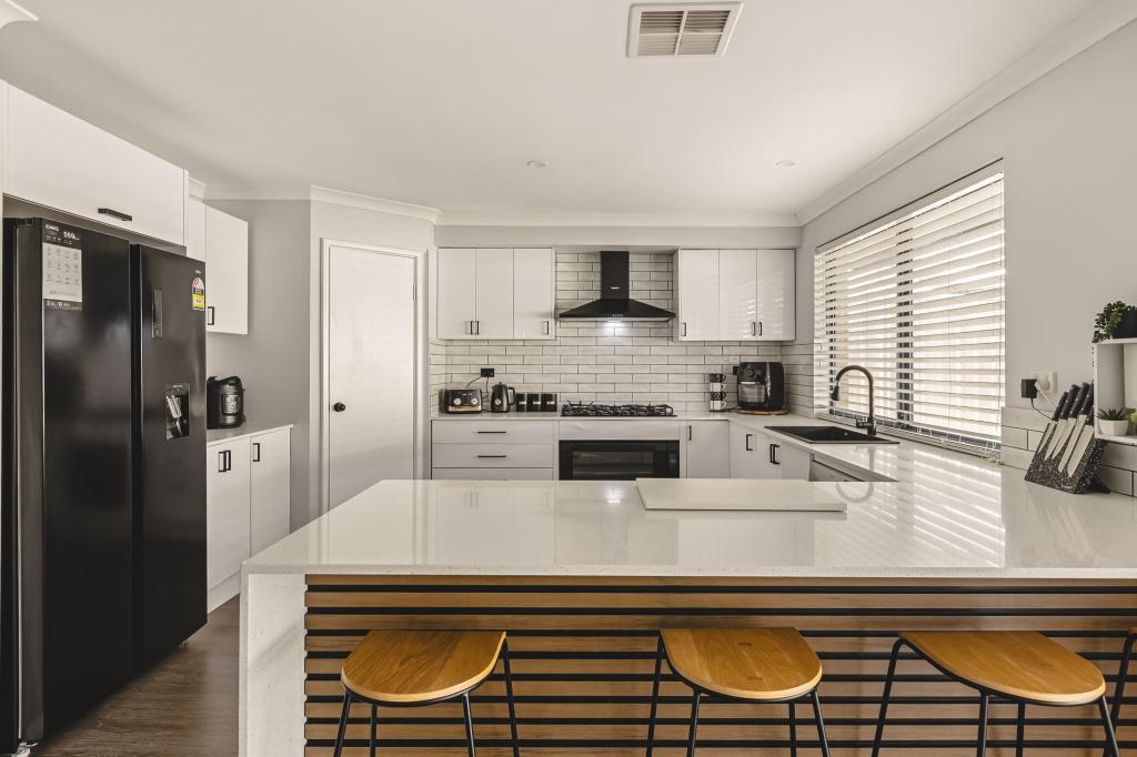 8 Kandalee Gte, Banksia Grove, WA 6031