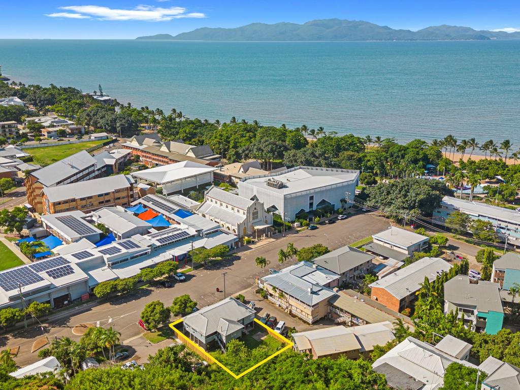 9 Fryer St, North Ward, QLD 4810