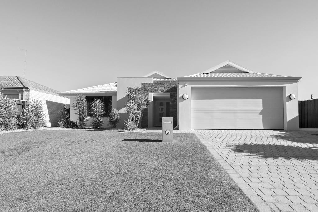 20 Poinsettia Grn, Halls Head, WA 6210