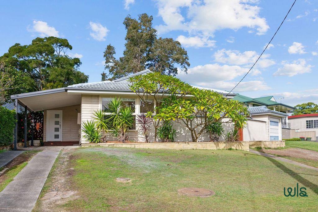 12 Granada Ave, Macquarie Hills, NSW 2285