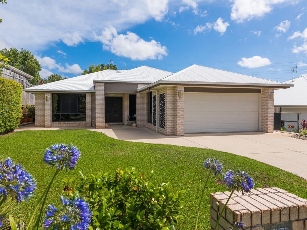 8 Kensington Dr, Cooroy, QLD 4563