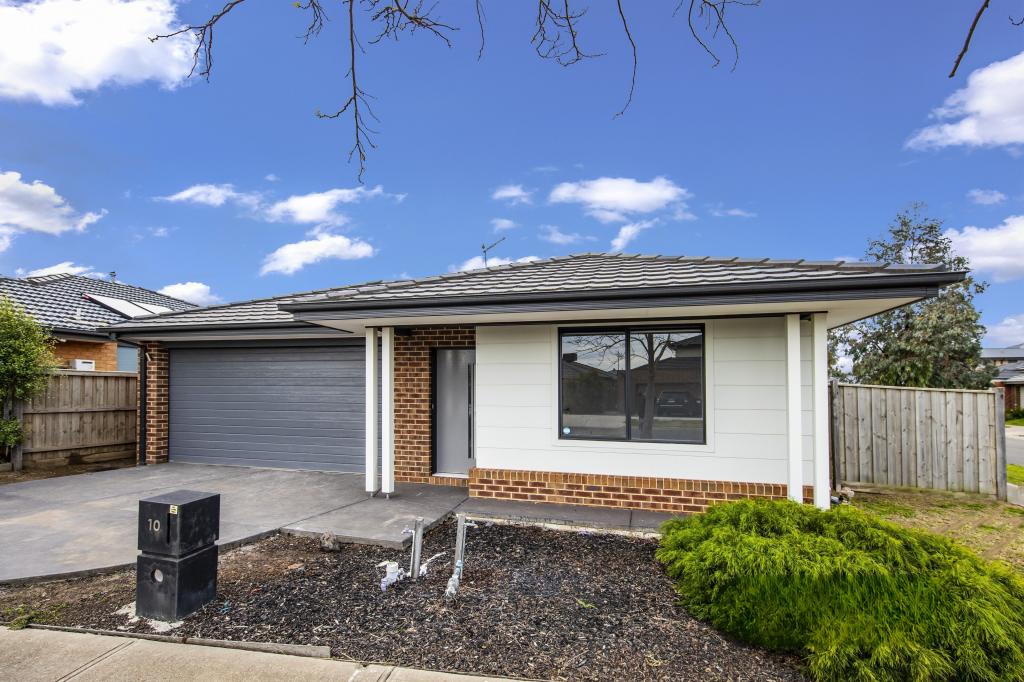 10 MATHOURA AVE, WERRIBEE, VIC 3030