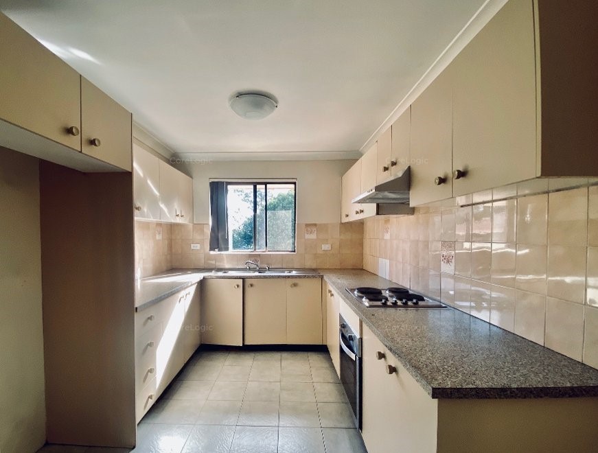 38/11 LOUIS ST, GRANVILLE, NSW 2142