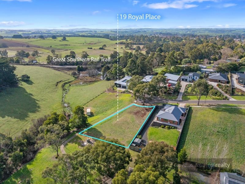 19 Royal Pl, Leongatha, VIC 3953