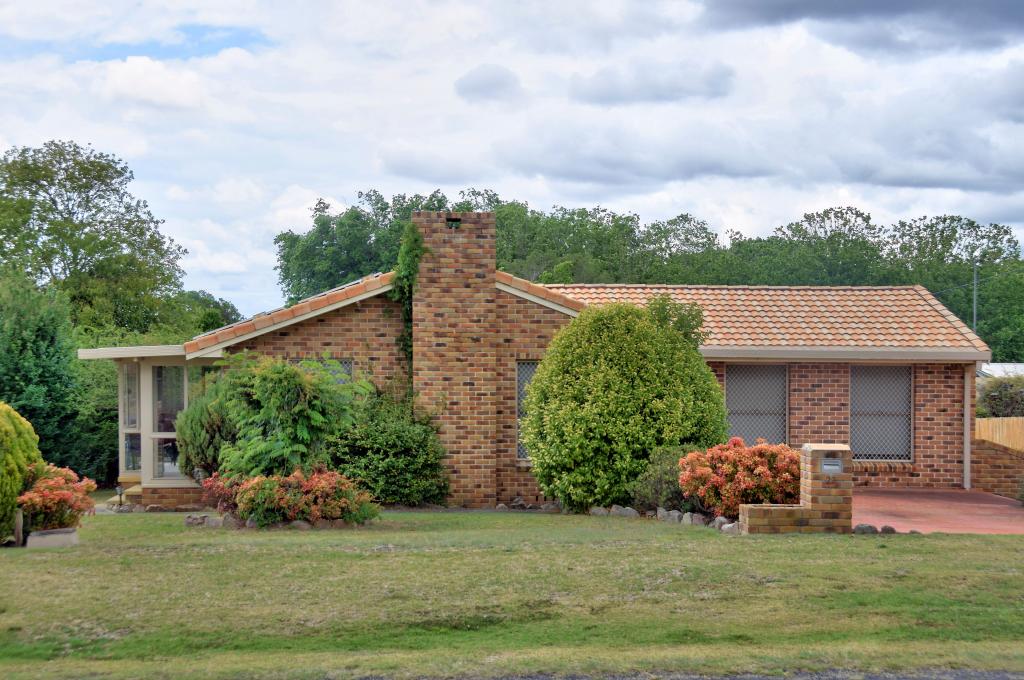 23 George St, Tenterfield, NSW 2372