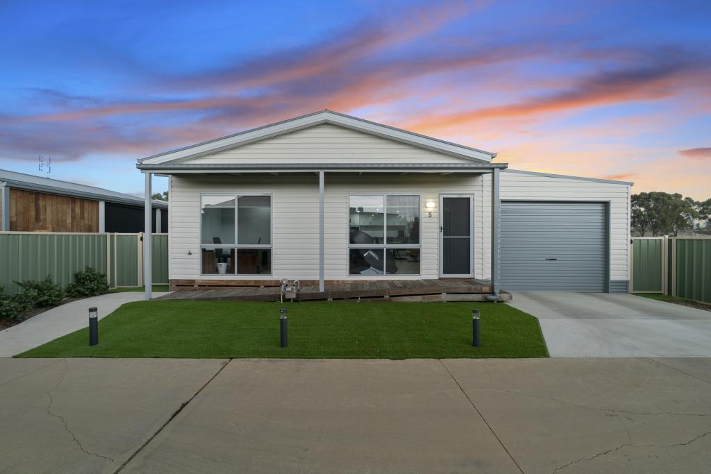 5 Lorikeet Dr, Tocumwal, NSW 2714
