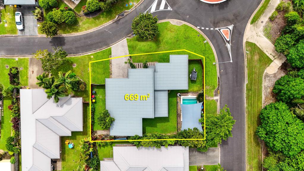 12 Quartzborough Prom, Trinity Park, QLD 4879