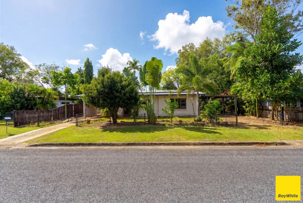 2/8 Mimosa St, Holloways Beach, QLD 4878