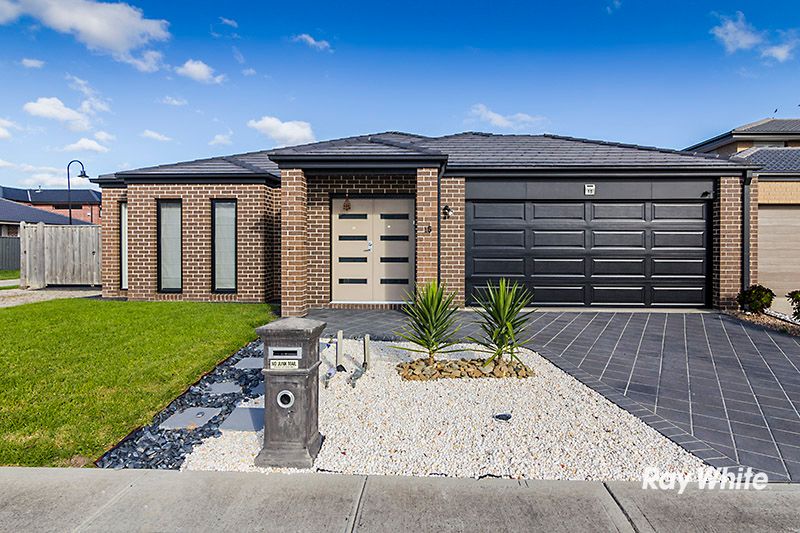 15 Island Cct, Lyndhurst, VIC 3975