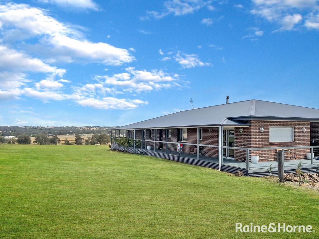 127 Dananbilla Dr, Young, NSW 2594