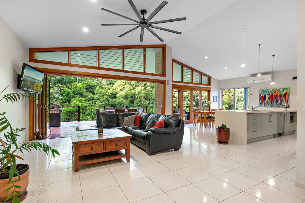 18 White Cedar Pl, West Woombye, QLD 4559