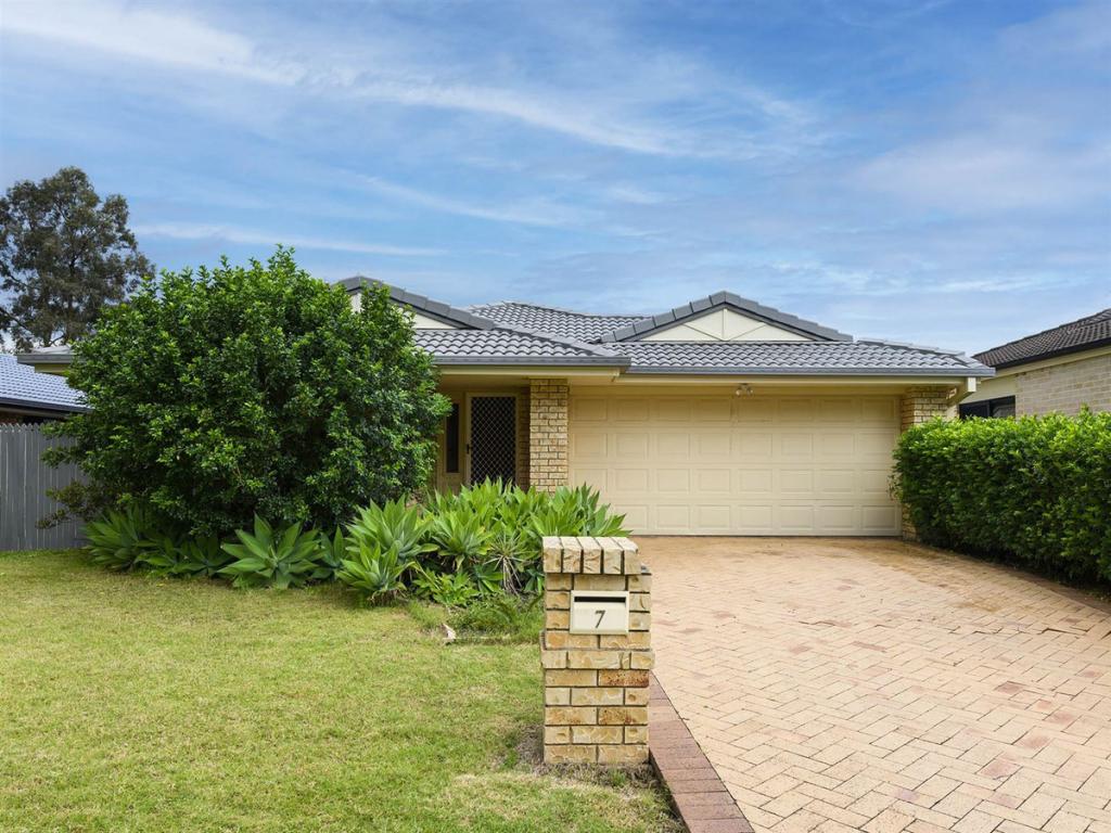 7 Woodland Cl, Bracken Ridge, QLD 4017