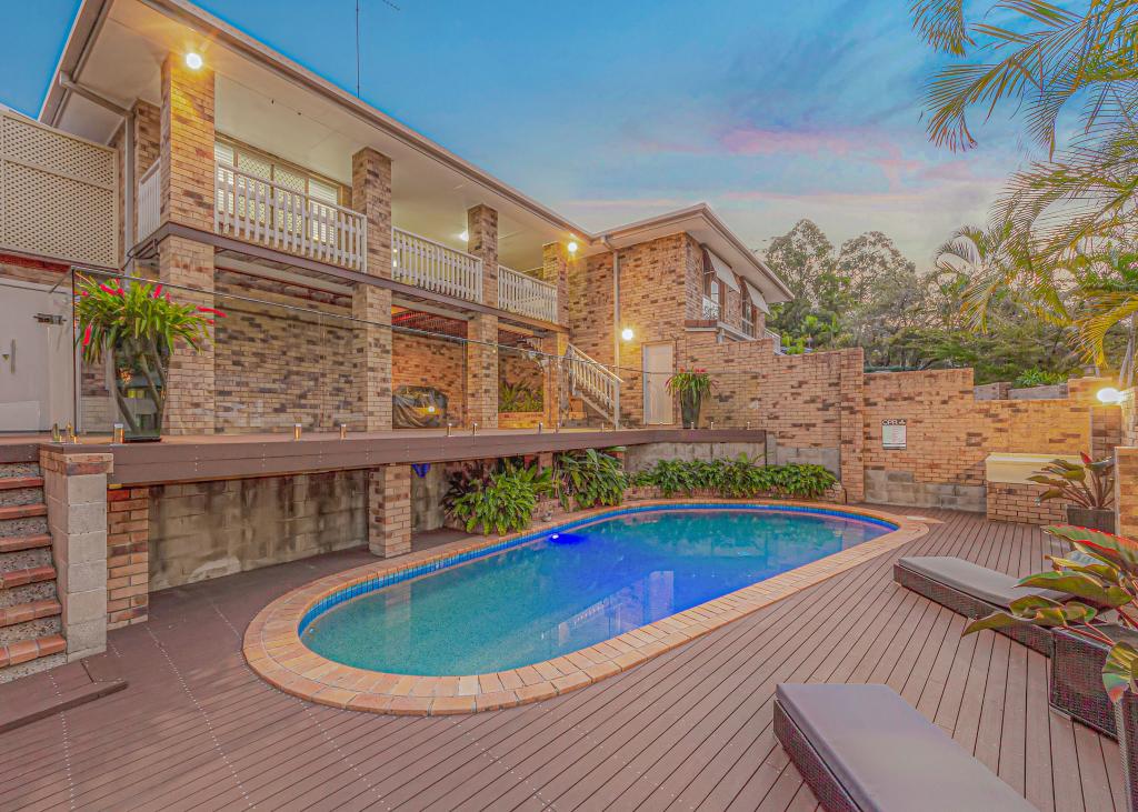 2 Rob Roy Ct, Highland Park, QLD 4211
