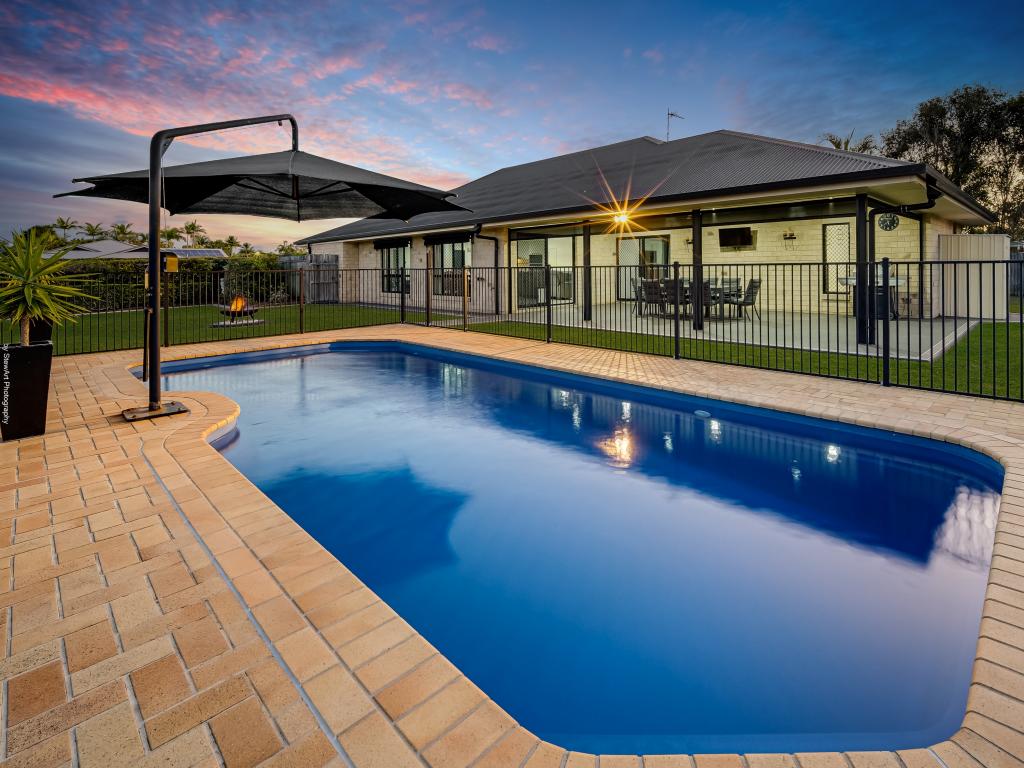 2-4 Oakmont Pl, Wondunna, QLD 4655