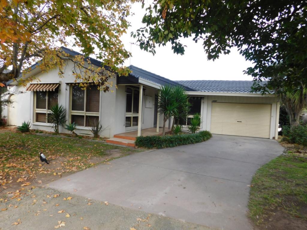 244 Raglan Street, Sale, VIC 3850 House for rent OnTheHouse