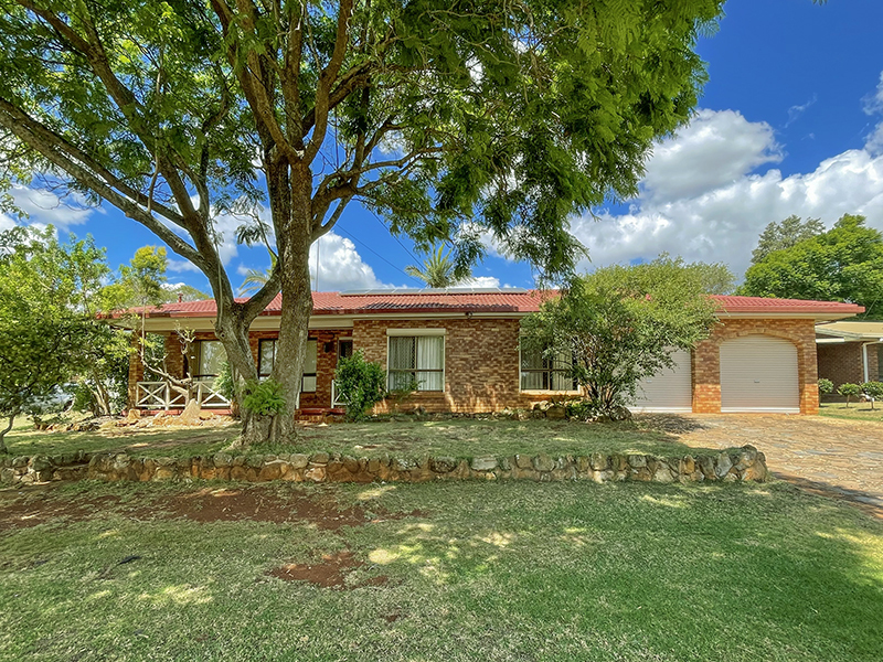 20 Lindberg St, Wilsonton, QLD 4350