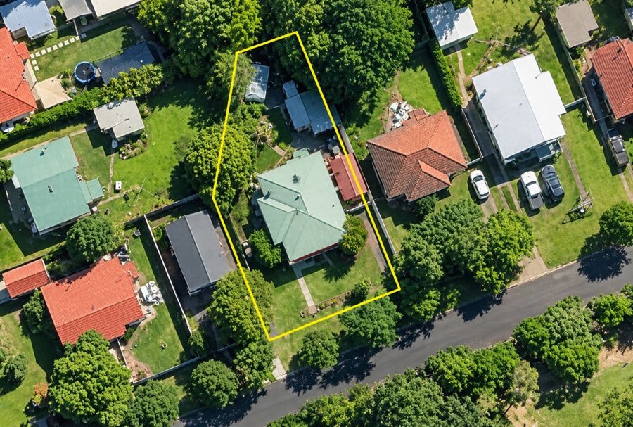 26 Baillieston St, Leichhardt, QLD 4305