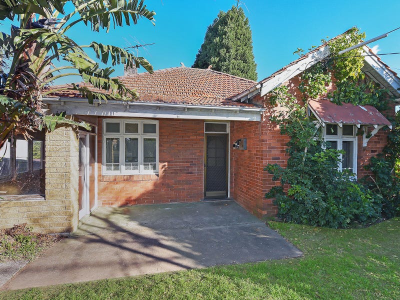 11 Pretoria Pde, Hornsby, NSW 2077