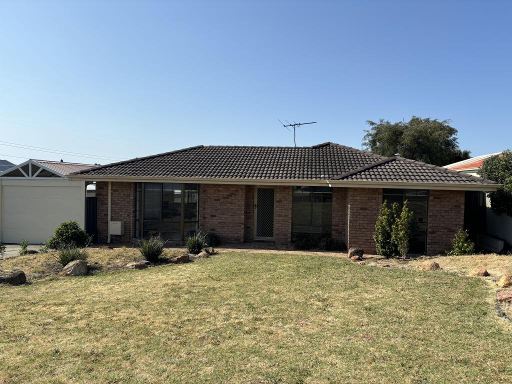 4 Pinnaroo Dr, Padbury, WA 6025