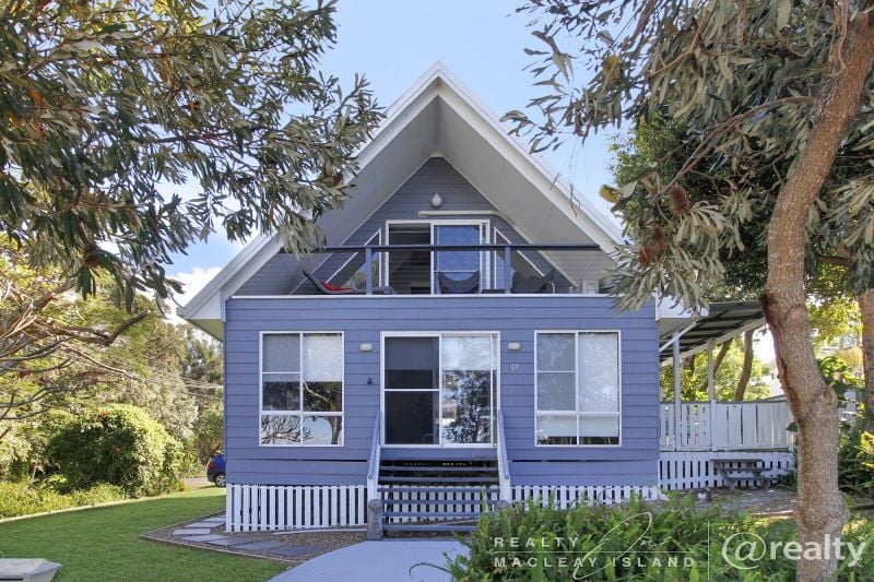 17 Koonwarra Pde, Macleay Island, QLD 4184