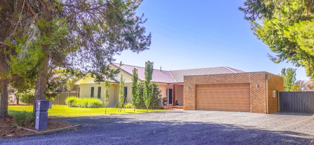 94-98 Blackett St, Deniliquin, NSW 2710