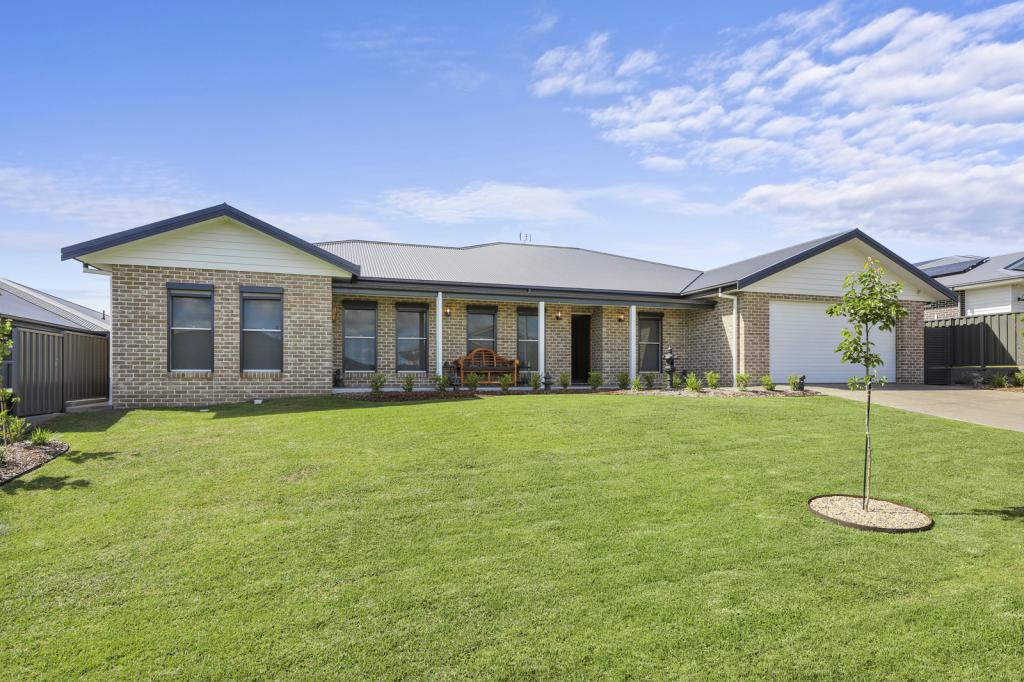 14 Traminer Dr, North Tamworth, NSW 2340