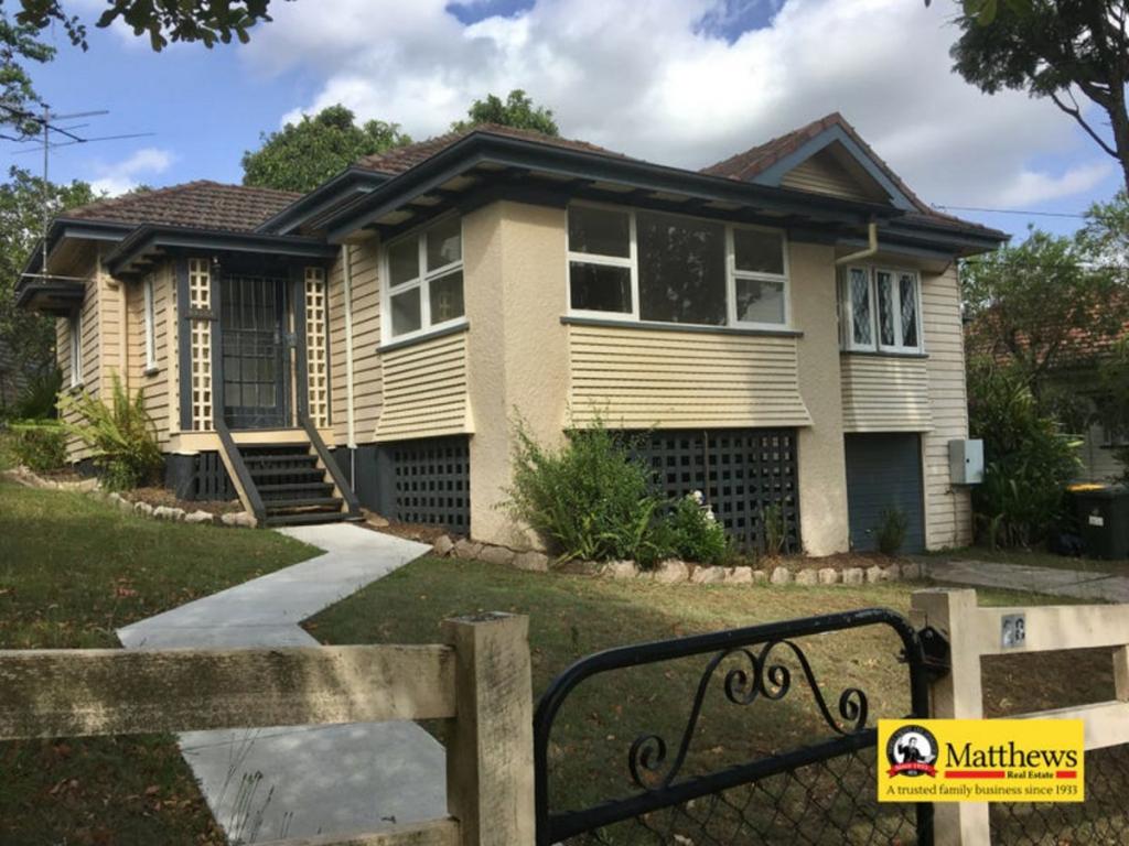 28 WILBUR ST, HOLLAND PARK, QLD 4121