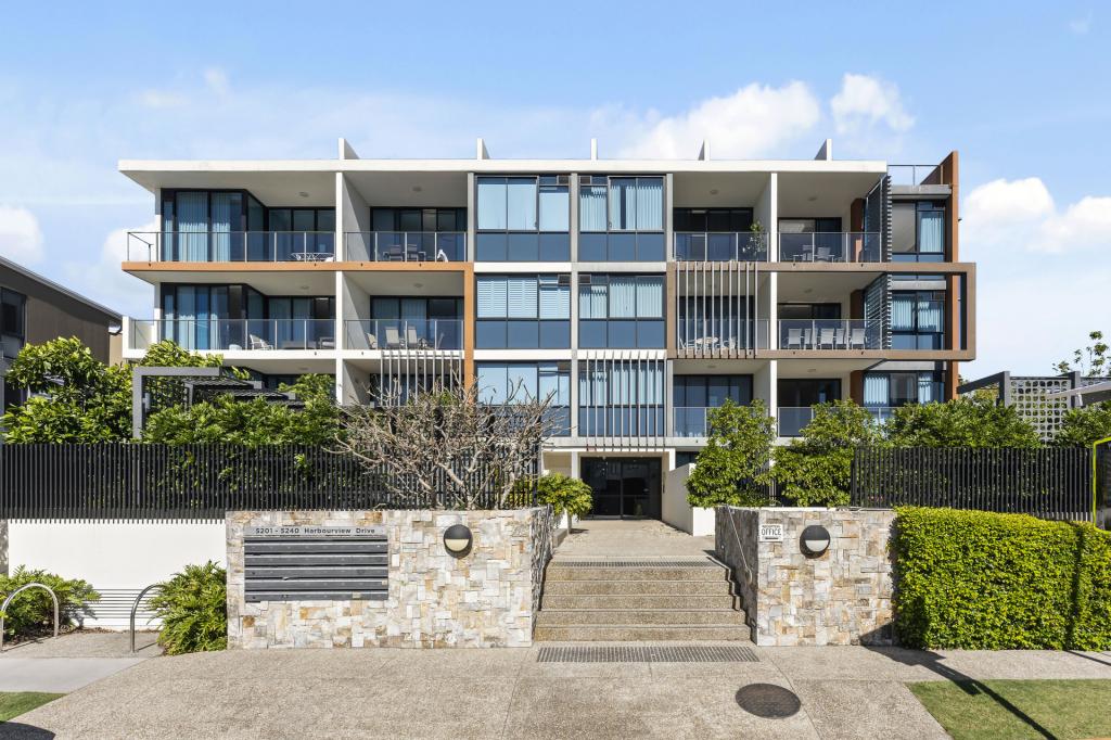 5235 Harbourview Dr, Hope Island, QLD 4212