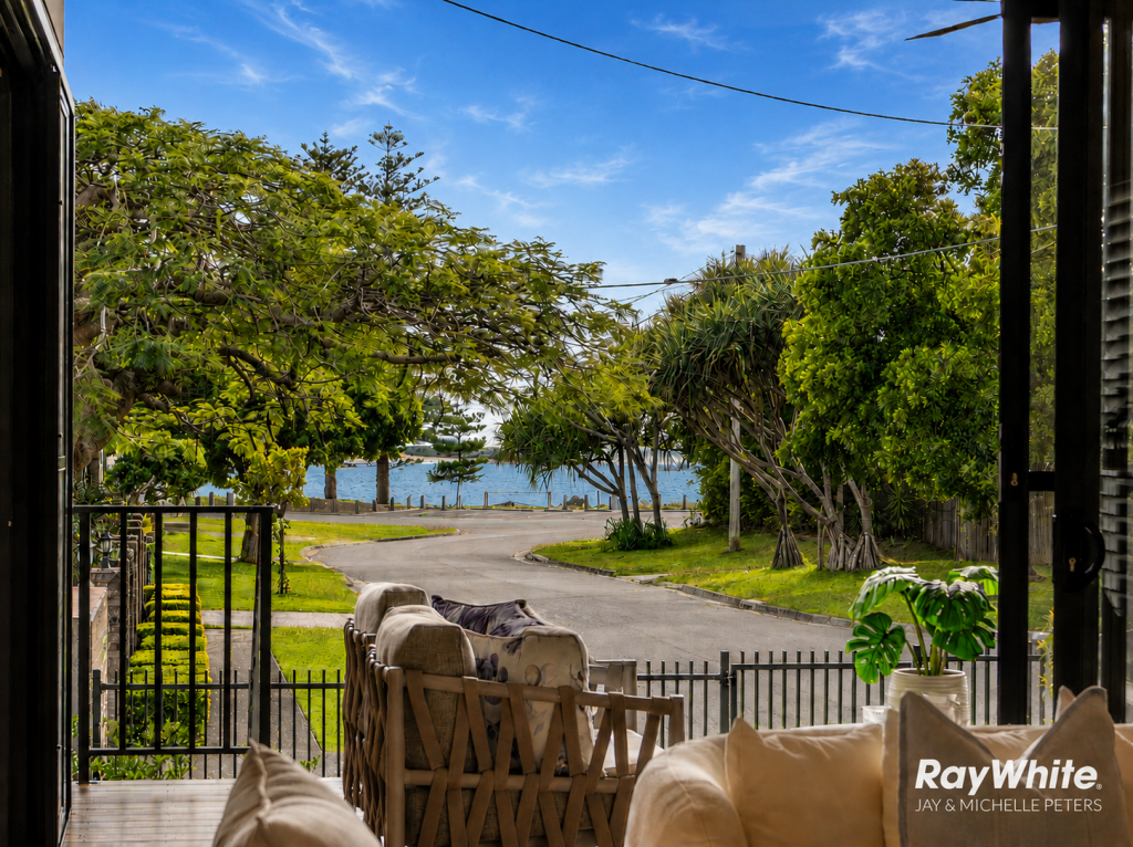 12 Murphy St, Scarborough, QLD 4020