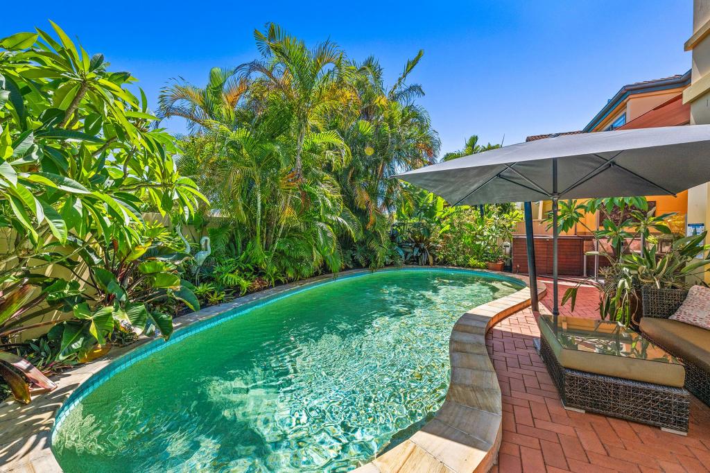 2/129 Bayview St, Runaway Bay, QLD 4216