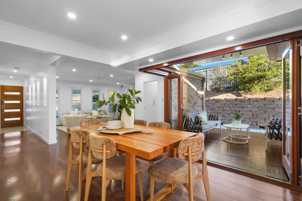14 Pinemount Cres, Oxenford, QLD 4210