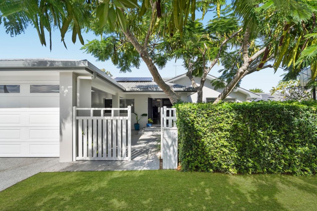 16 Inveray Ave, Benowa, QLD 4217