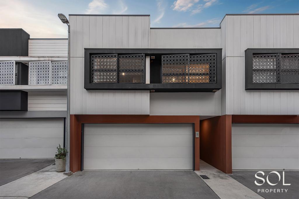 5/19 EMINENCE LANE, BRIDGEMAN DOWNS, QLD 4035