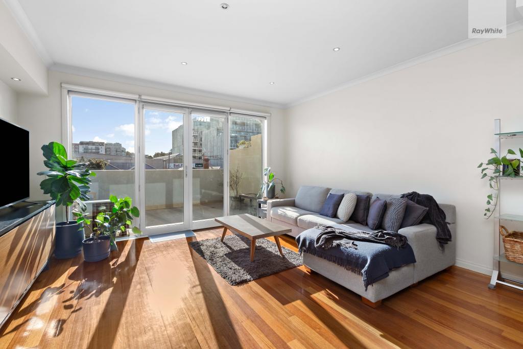 2/11 MERRIFIELD ST, BRUNSWICK, VIC 3056