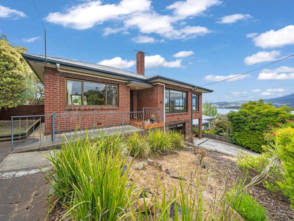 73 Lincoln St, Lindisfarne, TAS 7015