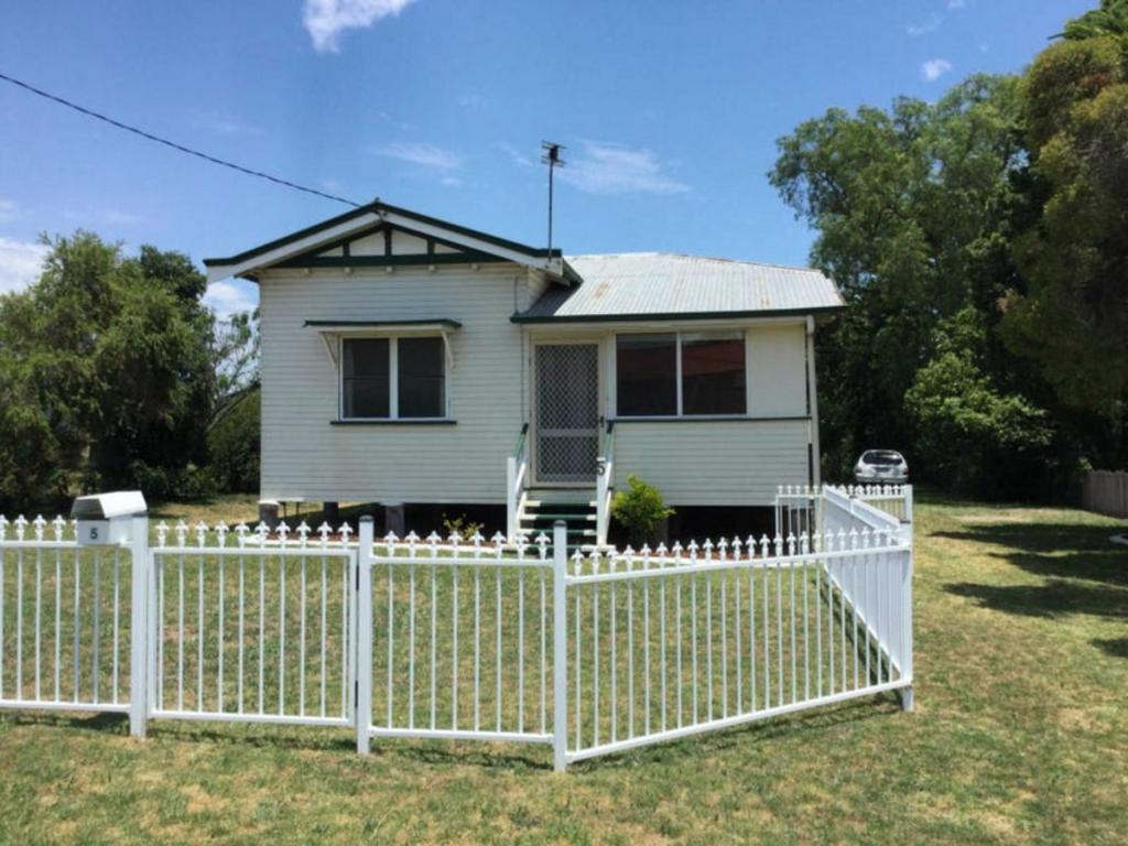5 Wilga Ave, Warwick, QLD 4370